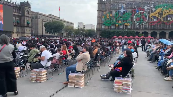 Maestros en el Zócalo de la CDMX