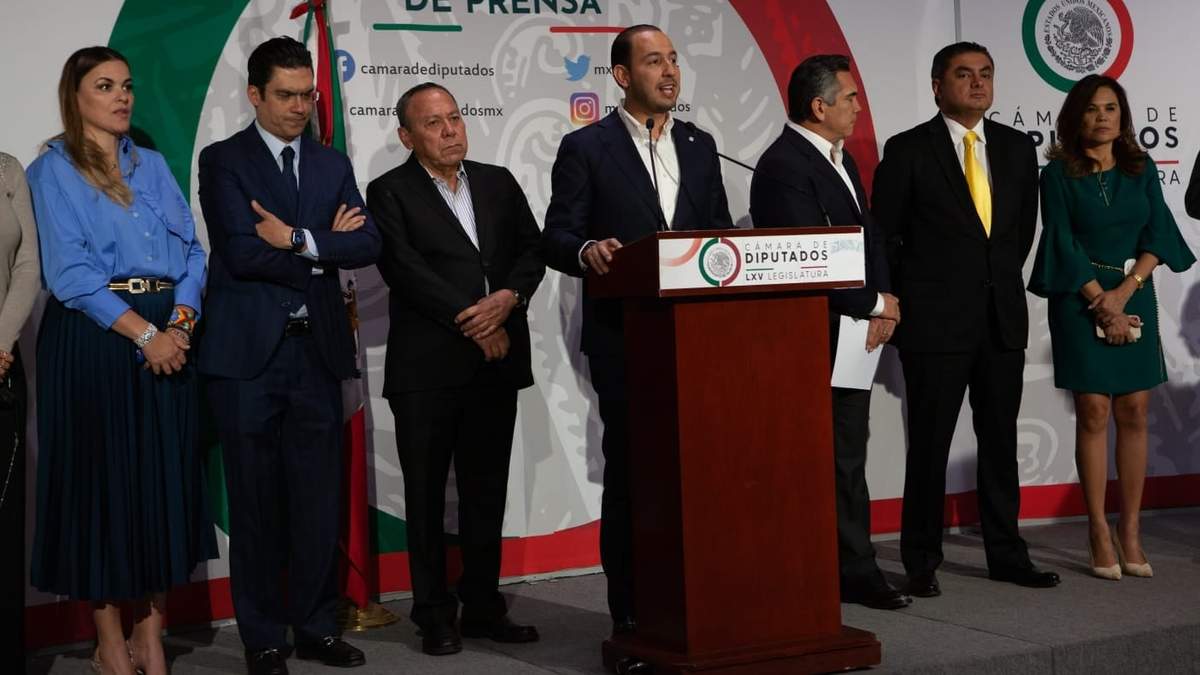 Dirigentes de PRI, PAN y PRD en la conferencia