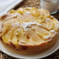 Torta de manzana sin gluten: aprendé la receta de este bizcocho húmedo con canela y harina de arroz