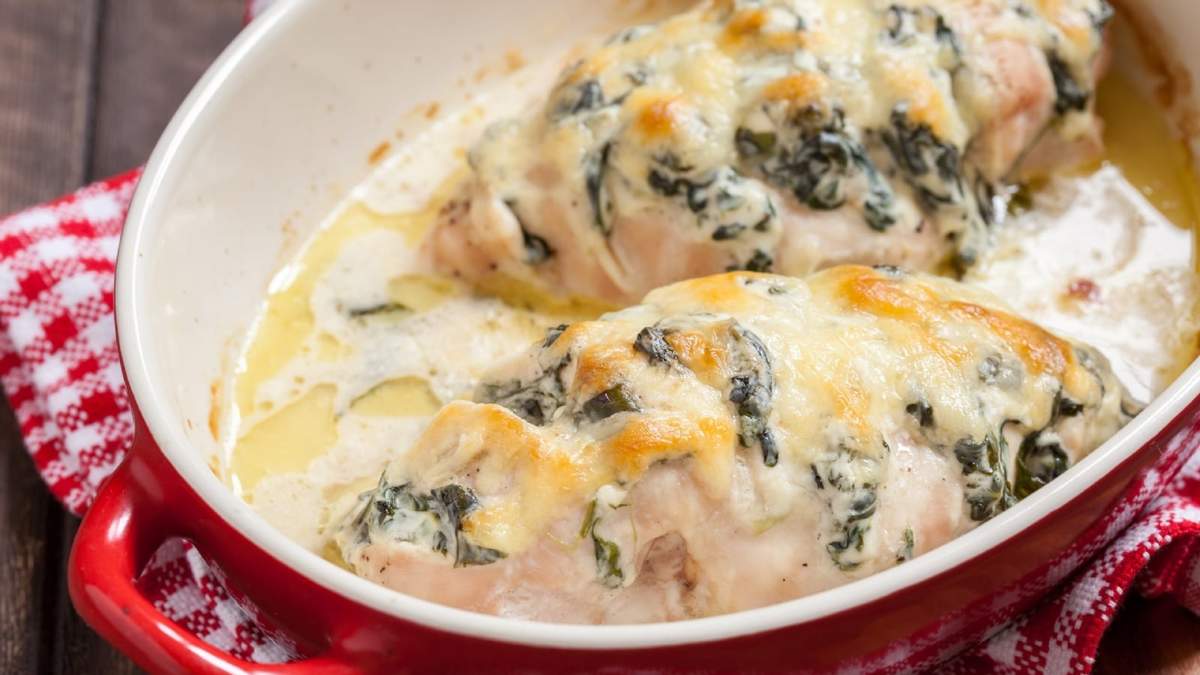 Pechugas de pollo rellenas. Fuente: (X)