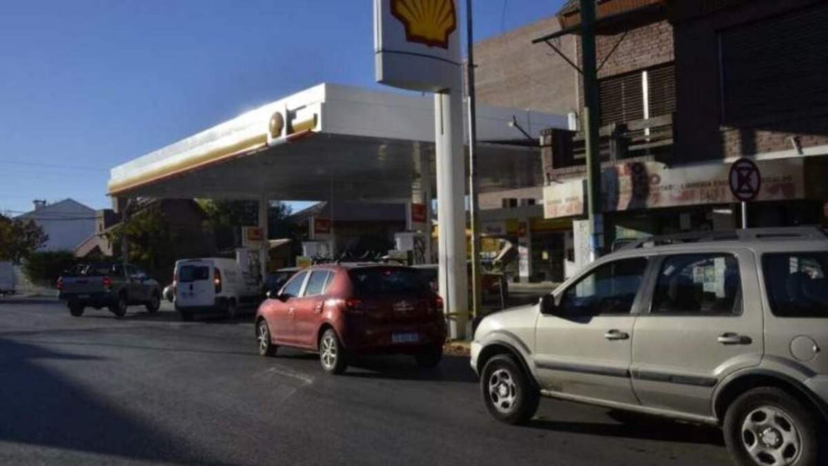 Aumentaron los combustibles. Fuente: (Minuto Neuquén).