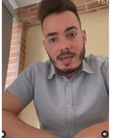 Sandro, nieto de Fidel Castro, se disculpa luego de presumir viaje en un Mercedes Benz