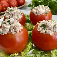 Tomates rellenos: guardate esta receta que es un clásico en Navidad y sorprendé a todos en casa