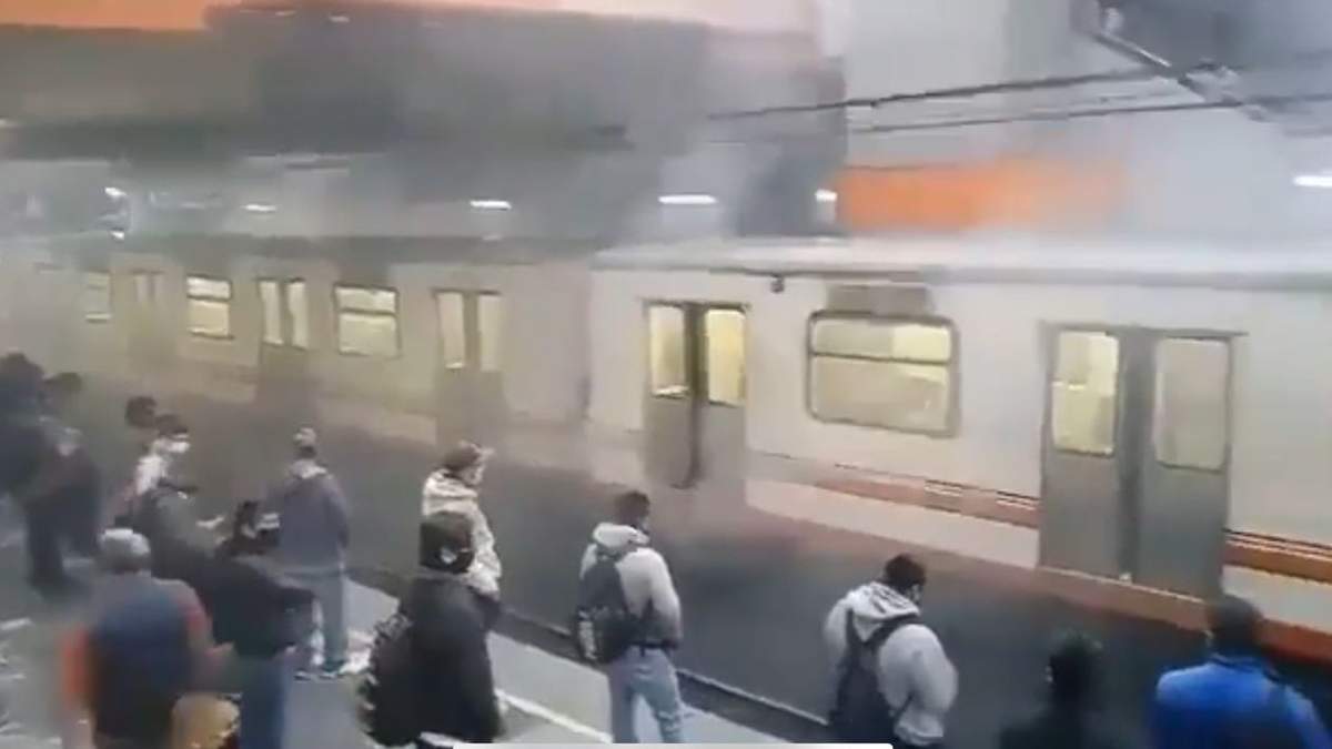 La estación Pantitlán fue cubierta de humo