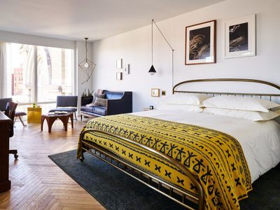 El complemento que seguramente estaba en casa de la abuela y es la tendencia decorativa para renovar el dormitorio sin gastarte una fortuna