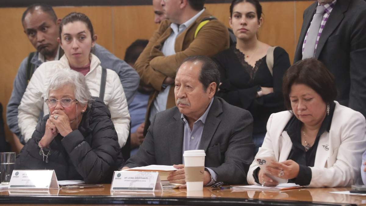 La exministra de la SCJN y secretaria de Gobernación con AMLO, Olga Sánchez Cordero (izq.), en la reunión de comisiones