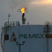 Petróleo impulsa ingresos presupuestarios, suben 6.7%