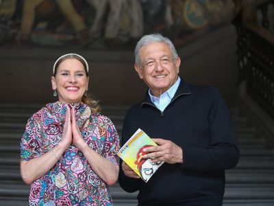AMLO y Gutiérrez Müller festejan a los niños con lectura de “La peor señora del mundo”