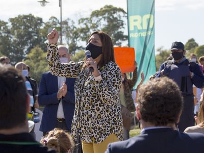 Arabela Carreras lideró el acto por el aniversario de Viedma