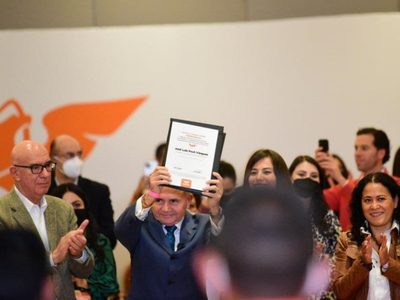 José Luis Pech se registra como candidato de Movimiento Ciudadano en QRoo