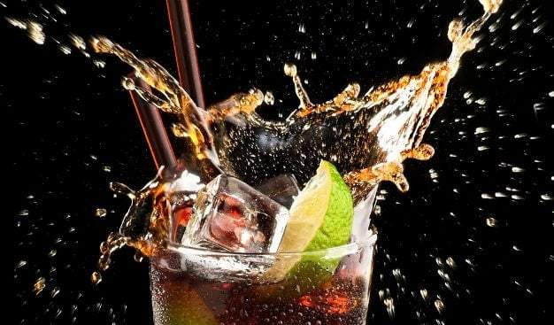 Cubalibre: trago con toque caribeño. Fuente: (Twitter)