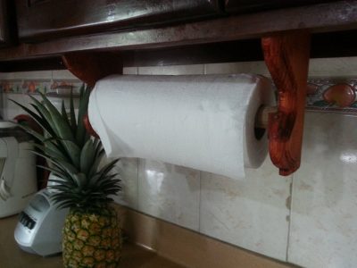 No tires los rollos de papel de cocina y los sorbetes, y hacé este centro de mesa súper chic