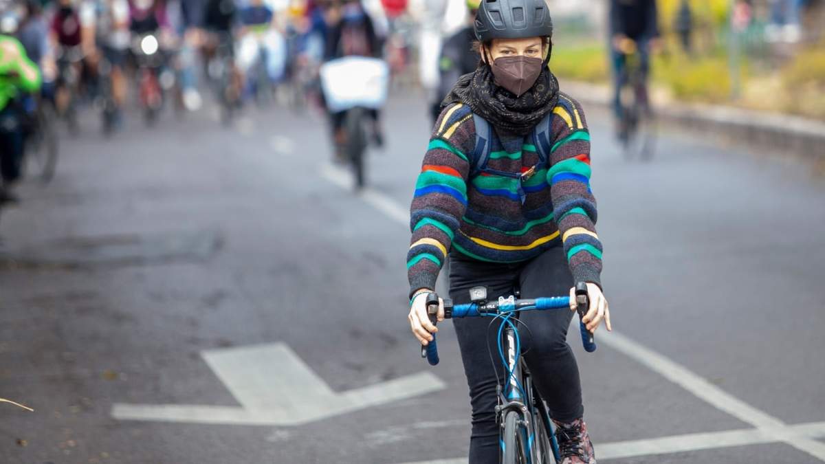Una ciclista