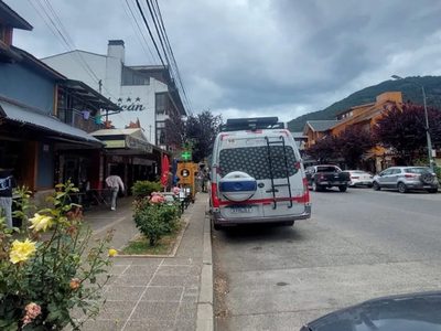 Turistas tiraron las cloacas de su casa rodante en pleno centro de San Martín de los Andes