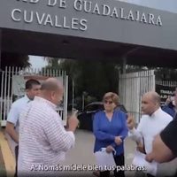 “Mídele bien a tus palabras” dice Alfaro a funcionario de la UdeG que le reprochó retraso en obras