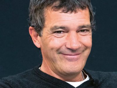 ¡Para morirse de la risa! Así es como Antonio Banderas enseña español online ¡Espera a el final!