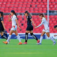 El futbol de vitrina, "güerita y bonita aunque le falte talento"