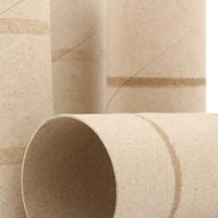No tires los rollos de papel higiénico y usalos para crear estas hermosas velas forma de corazón