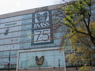 Tras anuncio de Zoé Robledo, el IMSS informa de otros tres directivos con covid-19