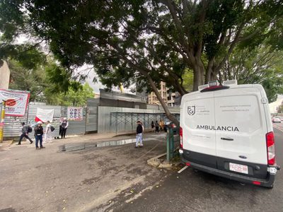 Hallan restos óseos humanos en obras de demolición de un hospital en Tlatelolco
