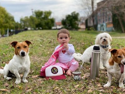 Miradas de amor: con siete meses, Ema, la hija de Eugenia Tobal, vivió un momento muy especial