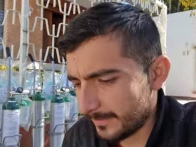 Influencer rifa dos de sus carros para comprar tanques de oxígeno para enfermos de covid-19