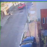 Jubilado de 76 años mató de un balazo a un joven que trepó a su casa para robar (Video)