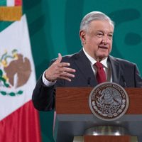 AMLO ofrece asilo político al fundador de WikiLeaks, Julian Assange
