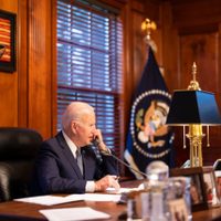 En llamada telefónica, Biden reitera a Putin que no tolerará una invasión a Ucrania