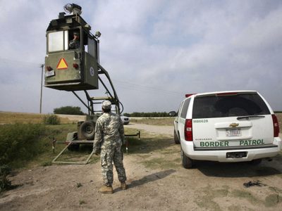 México-Estados Unidos: menos migrantes, más militares