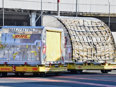Llega lote de 170 mil 625 vacunas de Pfizer para adultos mayores de zonas urbanas