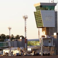 Por covid-19, Argentina suspende vuelos procedentes de Brasil, Chile y México