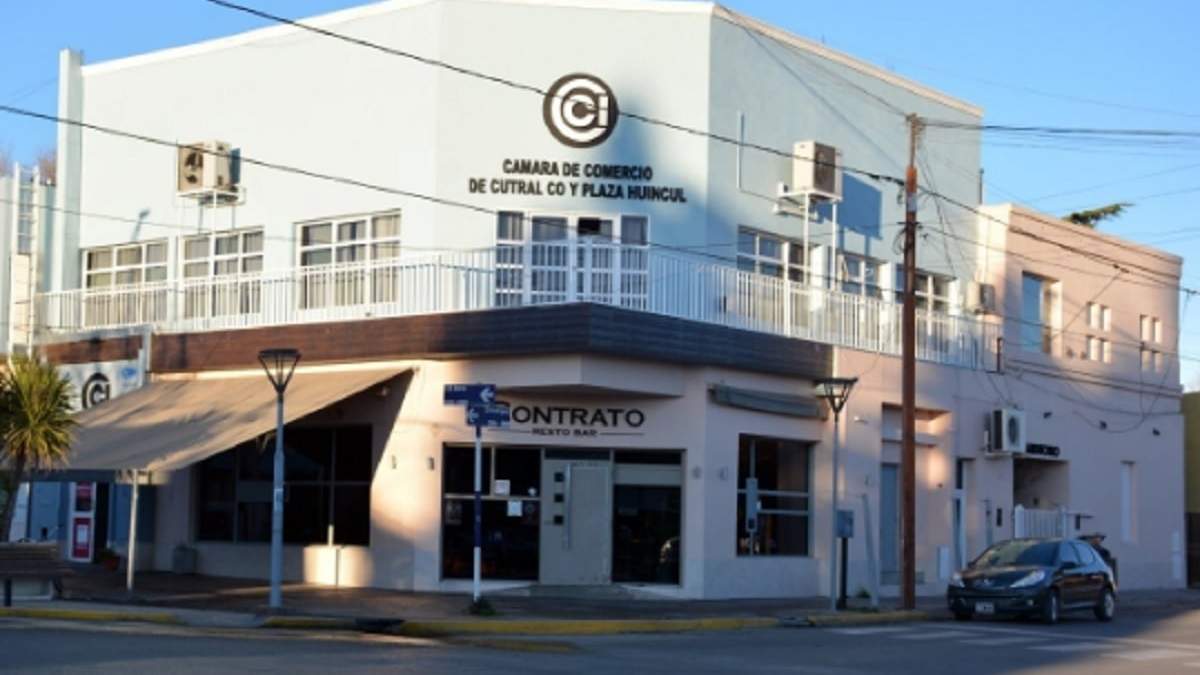 Edificio de la Cámara de Comercio de la comarca petrolera. Fuente (Instagram)