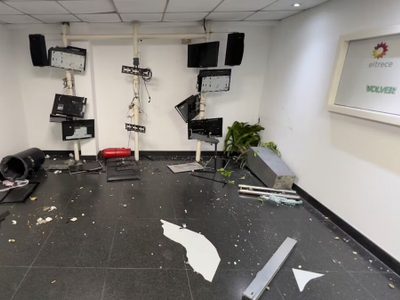 Detuvieron a uno de los manifestantes que ingresó a TN y rompió las instalaciones