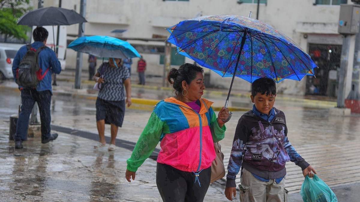 Lluvias y encharcamientos en Campeche tras el paso del potencial ciclón uno, que se convirtió en Alberto