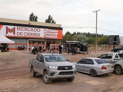 Boqueteros robaron un comercio y se llevaron 1 millón de pesos y mucha carne