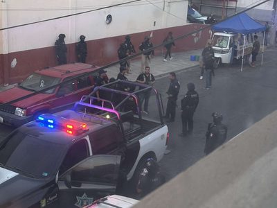 Familia coahuilense es acechada por una veintena de policías en Nayarit
