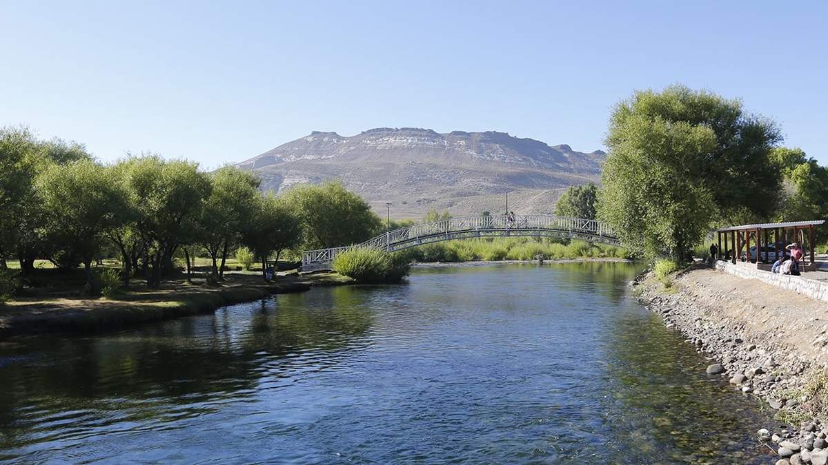 Puente del Río Chimehuín de Junín de Los Andes. Fuente: (Facebook)
