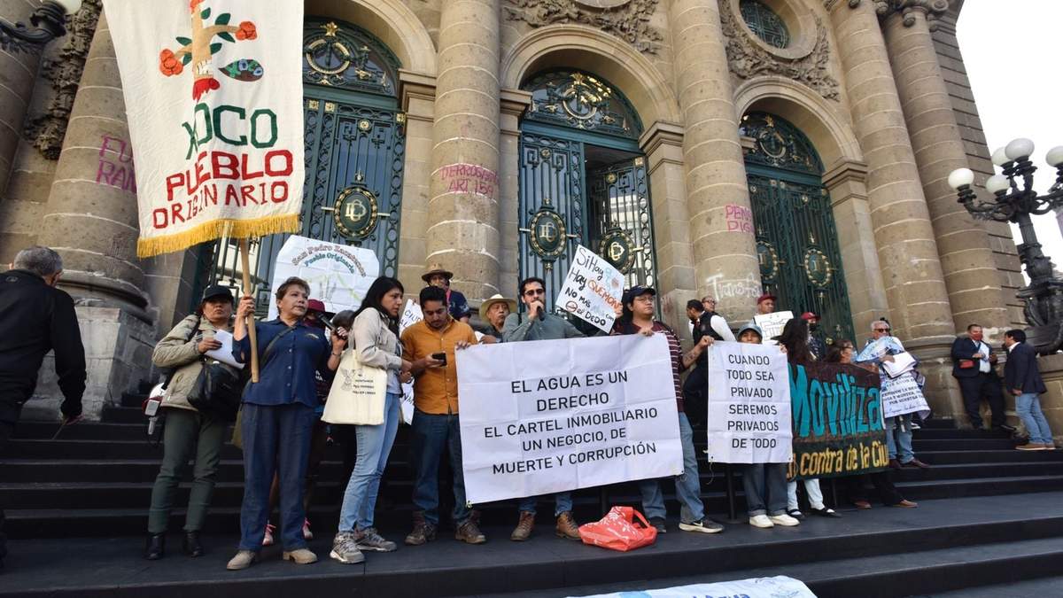 Protesta afuera del Congreso de la CDMX