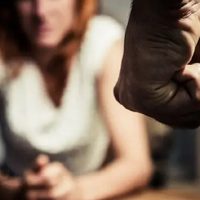 Violencia de género: denuncian agresión con arma blanca frente a una niña de seis años