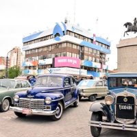 Se exponen más de 500 autos clásicos en Neuquén