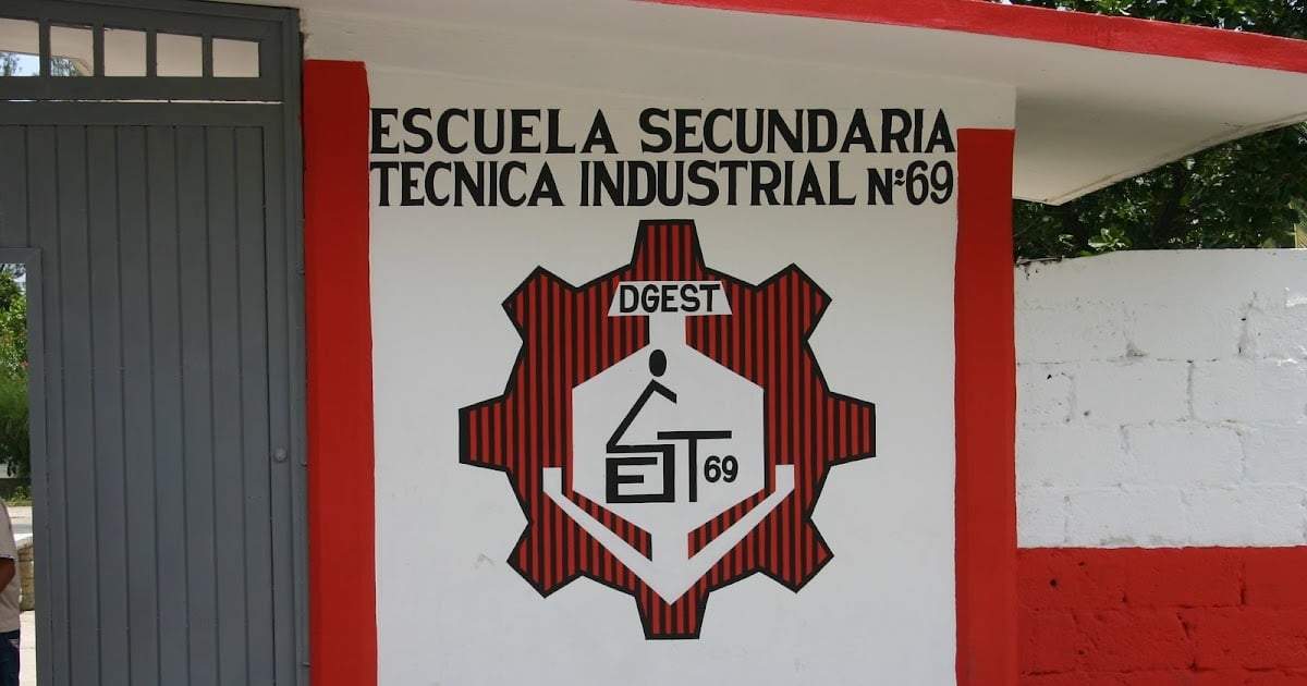 El plantel del estudiante fallecido