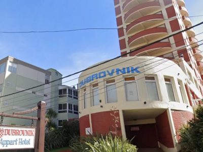 La historia del Dubrovnik, el hotel que se derrumbó en Villa Gesell