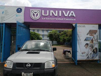 Sujetos presuntamente armados irrumpen en la Univa de Puerto Vallarta; perseguían a otro hombre