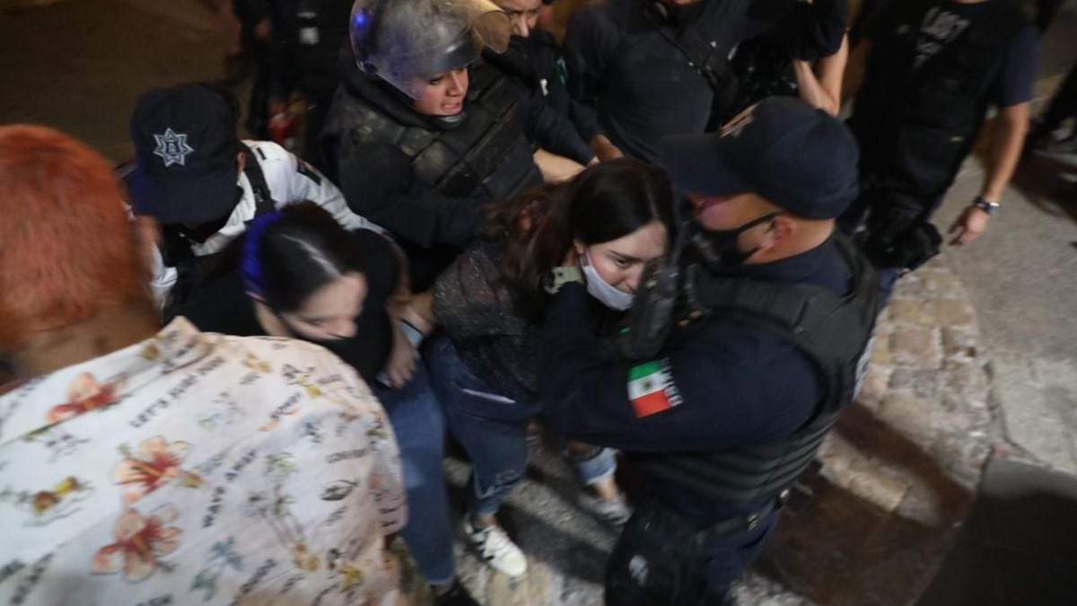 Detención de manifestantes tras la protesta feminista del lunes en Aguascalientes