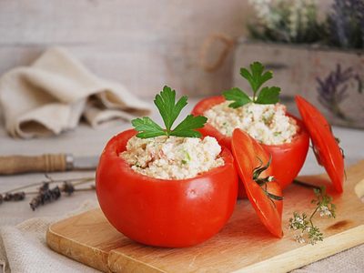 Tomates rellenos: para el verano, un plato fresco y nutritivo