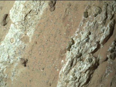 La NASA halla roca en Marte con señales de posible vida microscópica hace miles de millones de años