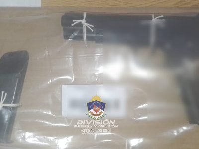 En un allanamiento por robo, la policía secuestró un arma de fuego y detuvo a un hombre