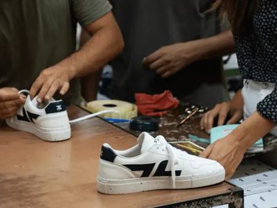 Las zapatillas importadas arrasaron, pero la ropa sigue siendo cara