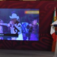 AMLO arremete contra corridos tumbados como los de Peso Pluma y recomienda a Grupo Firme